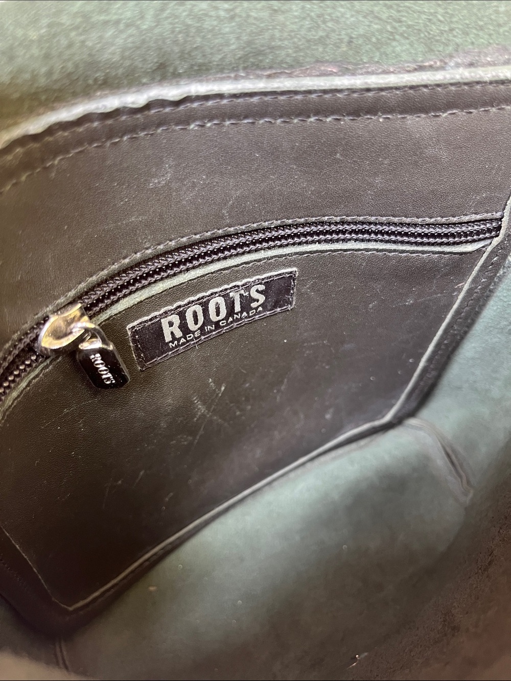 Roots Classic Black Leather Crossbody Bag - Picture 10 of 10